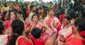 Sindur, dance and music mark Bijoya Dashami in Dhaka