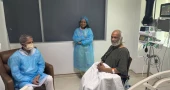 President visits ailing Moyeen Khan at Evercare Hospital