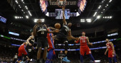 Antetokounmpo shines as Bucks defeat 76ers 112-101