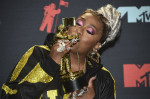Missy Elliott honored at MTV VMAs; Swift wins top prize