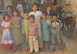 Pakistan's PM pledges citizenship for Bengali refugee children