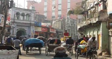 Coronavirus: Old Dhaka residents restrict movement