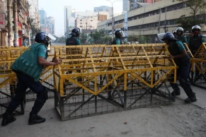 Few public transport on Dhaka streets as tensions escalate surrounding AL, BNP events