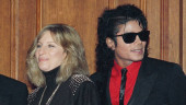 Streisand apologizes for remarks on Michael Jackson accusers