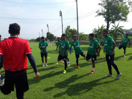Bangladesh Football team pass a busy day in Bangkok