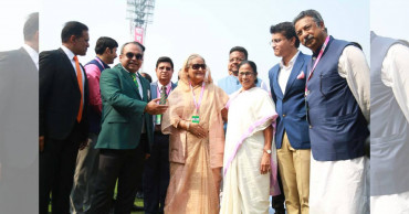 Hasina, Mamata open historic day-night Test match at Eden Gardens