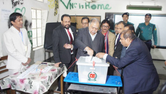 Dr Kamal casts ballot at Viqarunnisa centre