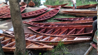 Boat craftsmen in Narail struggle for survival 