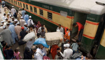 Bombing aboard train kills 3 in southwest Pakistan