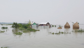 Thousands affected as rivers continue to rise
