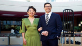 Sandra Oh, Andy Samberg want lighter tone at Golden Globes