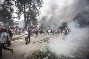Curfew lifted in Ecuador after deal between gov't, protesters