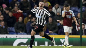 Despite embarrassing miss, Newcastle wins at Burnley 2-1
