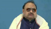 Pakistani politician sings "sare jahan se acha" on camera