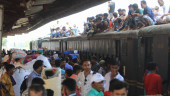 Crackdown from Sep 1 against travelling on train roofs