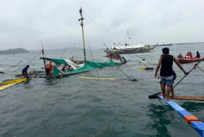 25 dead, 55 rescued after boats capsized in Philippines