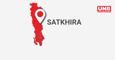 Corrupt land official caught red-handed in Satkhira