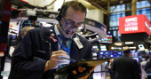 Dow drops over 1,000 as outbreak threatens global economy