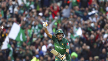 Resurgent Pakistan beats NZ by 6 wickets