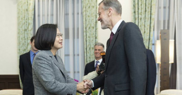 Taiwan's leader meets with US official after election win