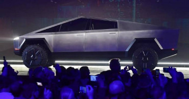Tesla receives 146,000 pre-orders for new futuristic Cybertruck