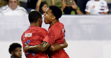 Lightning forces delay of Jamaica-US Gold Cup semifinal