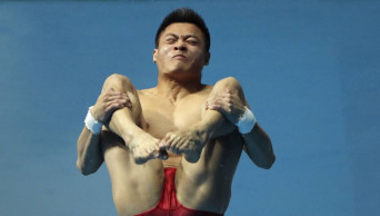 China wins men's 10-meter platform title