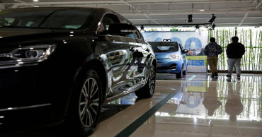 China's auto sales sink 5.4% in November