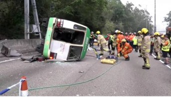 1 killed, 16 injured in minibus crash in Hong Kong