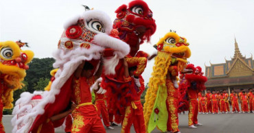 Lion dance performed in Cambodia to celebrate Chinese New Year
