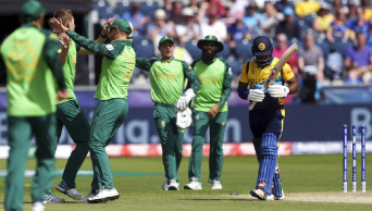 Sri Lankans in trouble at 127-5 v South Africa