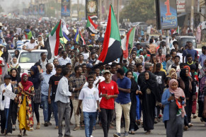 Sudan protesters in 2nd day of talks over deal with military