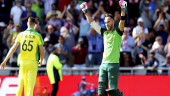 Du Plessis hits 100, South Africa sets Australia 326 to win