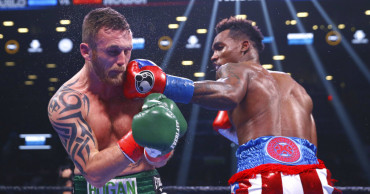 Charlo stops Hogan in 7th to retain WBC middleweight title