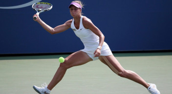 Linette beats Giorgi to win 1st WTA title at Bronx Open