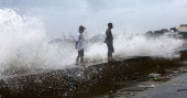 At least 9 dead as Typhoon Phanfone slams Philippines
