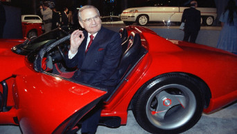 Priest: Ex-Chrysler CEO Lee Iacocca prized family above fame