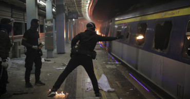 Chinese, other students flee Hong Kong as violence worsens