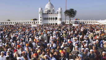 Pakistan opens visa-free border crossing for India Sikhs