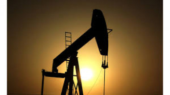 Saudi Arabia, Russia discussing possible oil-production cuts