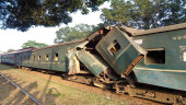 Rangpur train crash kills 1, injures 45