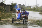 Typhoon lashes south China after killing 28 in Philippines