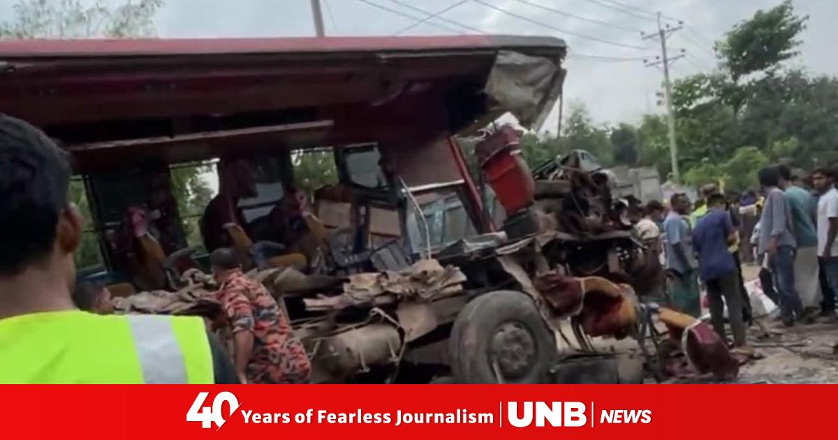 Collision between 2 buses leaves 2 dead in Sylhet