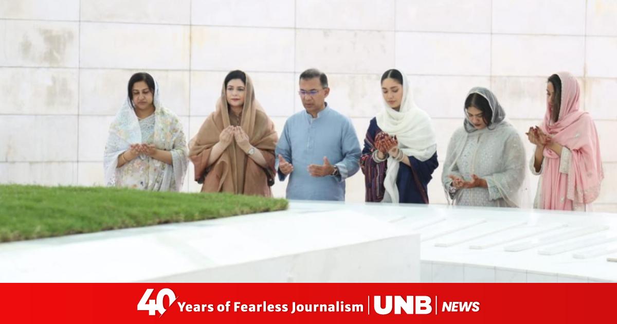 PM visits parents’ graves, offers fateha