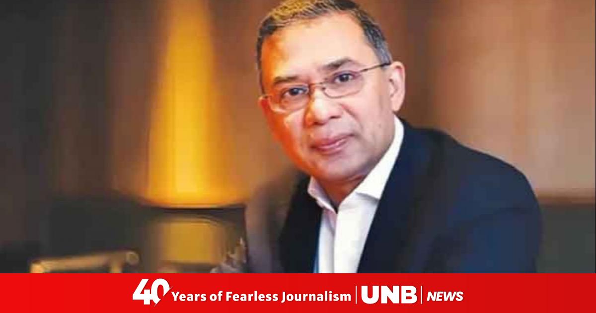 Tarique listens to NTRCA job seekers’ grievances on the street